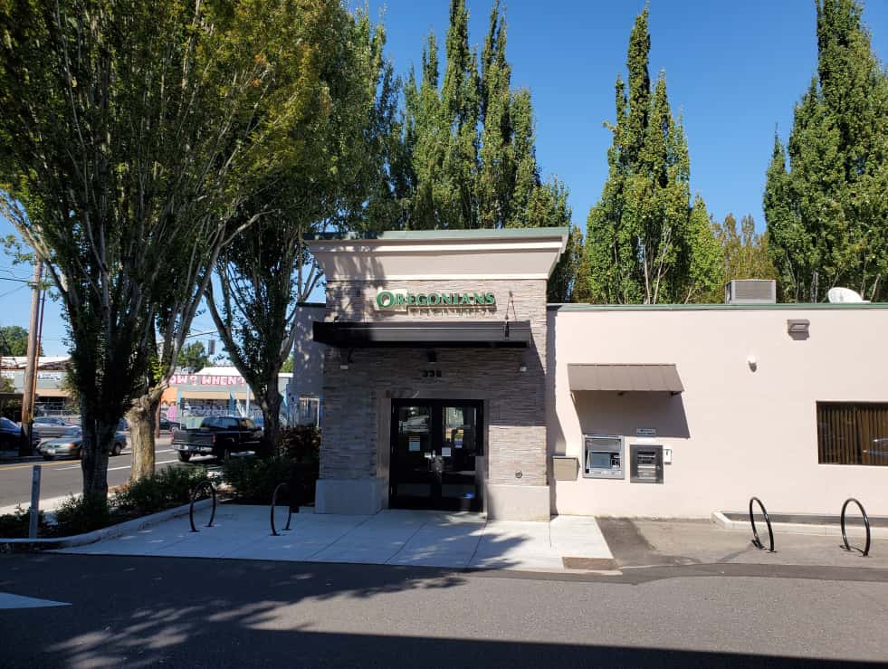 Image of the entrance of the Oregonians CU NE Portland Branch